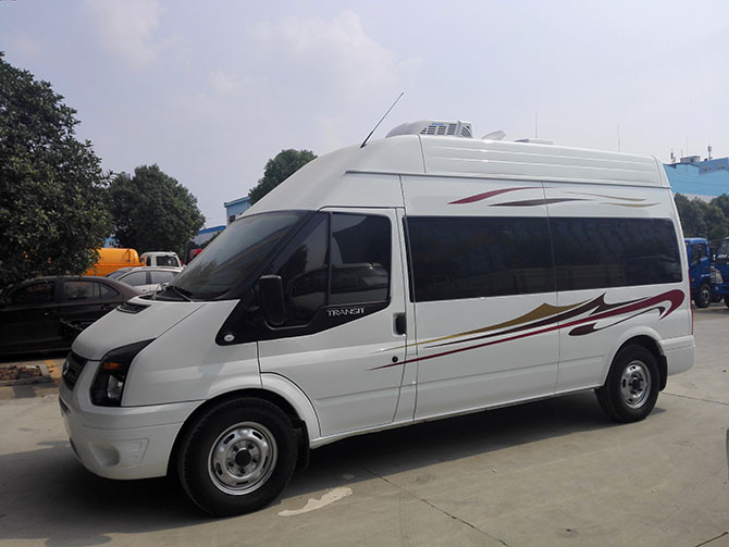 福特新世代全順V348長(zhǎng)軸高頂B型房車(chē)多方位展示圖2