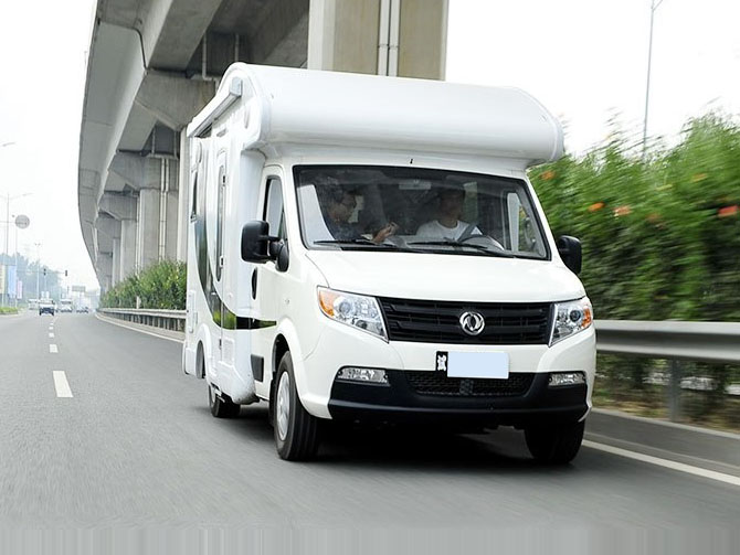 東風御風C型房車多方位展示圖3