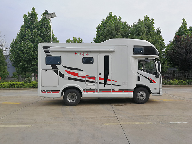 上汽躍進H500輕卡平頭自動擋房車多方位展示圖1