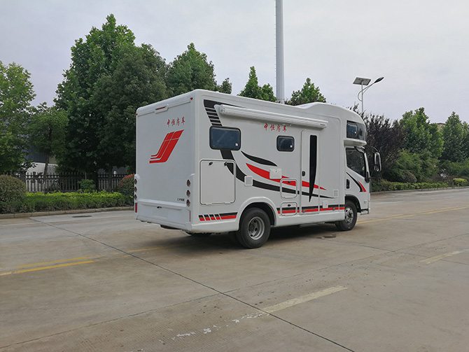 上汽躍進H500輕卡平頭自動擋房車多方位展示圖3